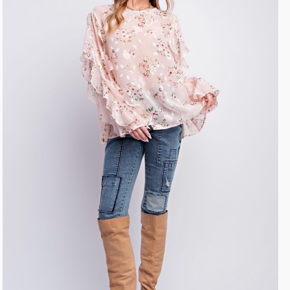 Easel Delicate Floral Blouse - Soft Pink and Cream - Picture 2 of 5